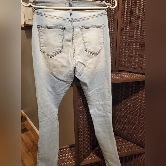 Super distressed jeans - Picture 2 of 3